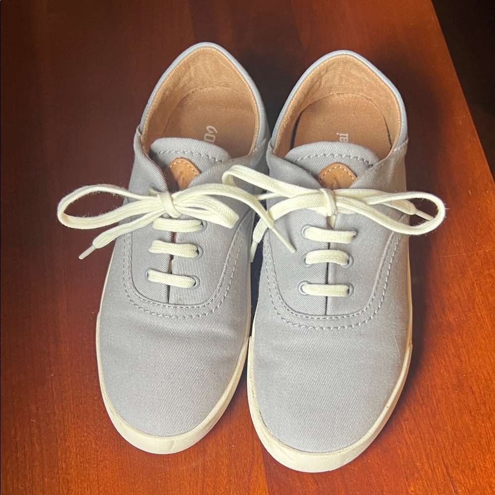 OluKai Women's Sneakers - Light Gray Super cute and comfortable!!
